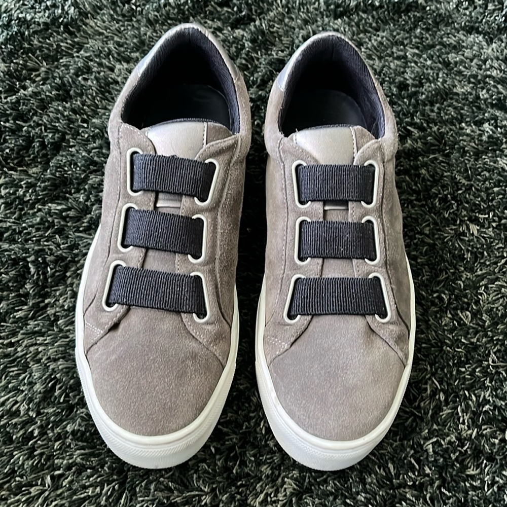 The Flexx Olive Gray Sneakers